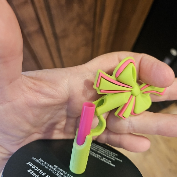 2023 Starbucks Holiday Edition 24oz Venti Travel Cup New With Tags - Picture 4 of 8